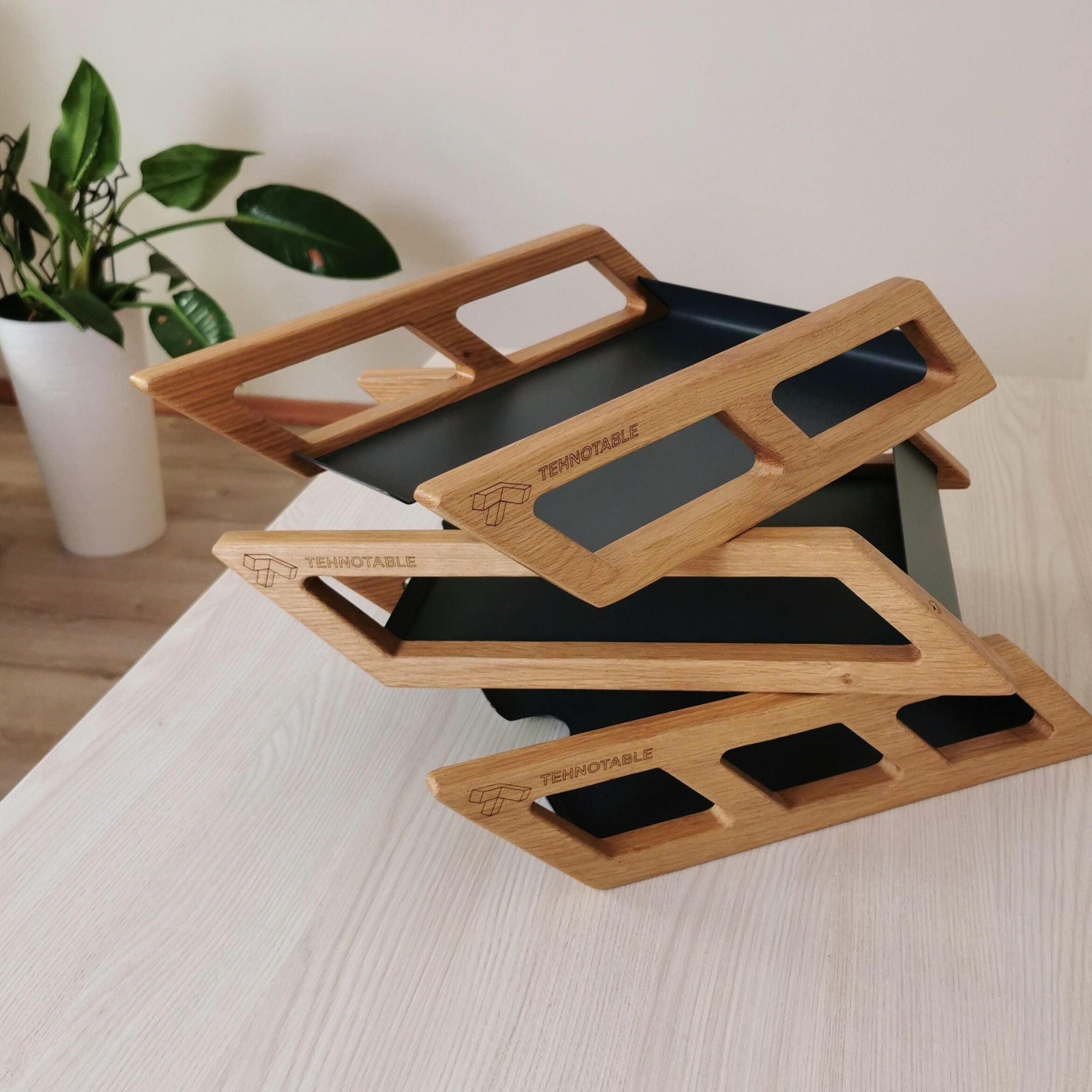 Document tray made of natural oak