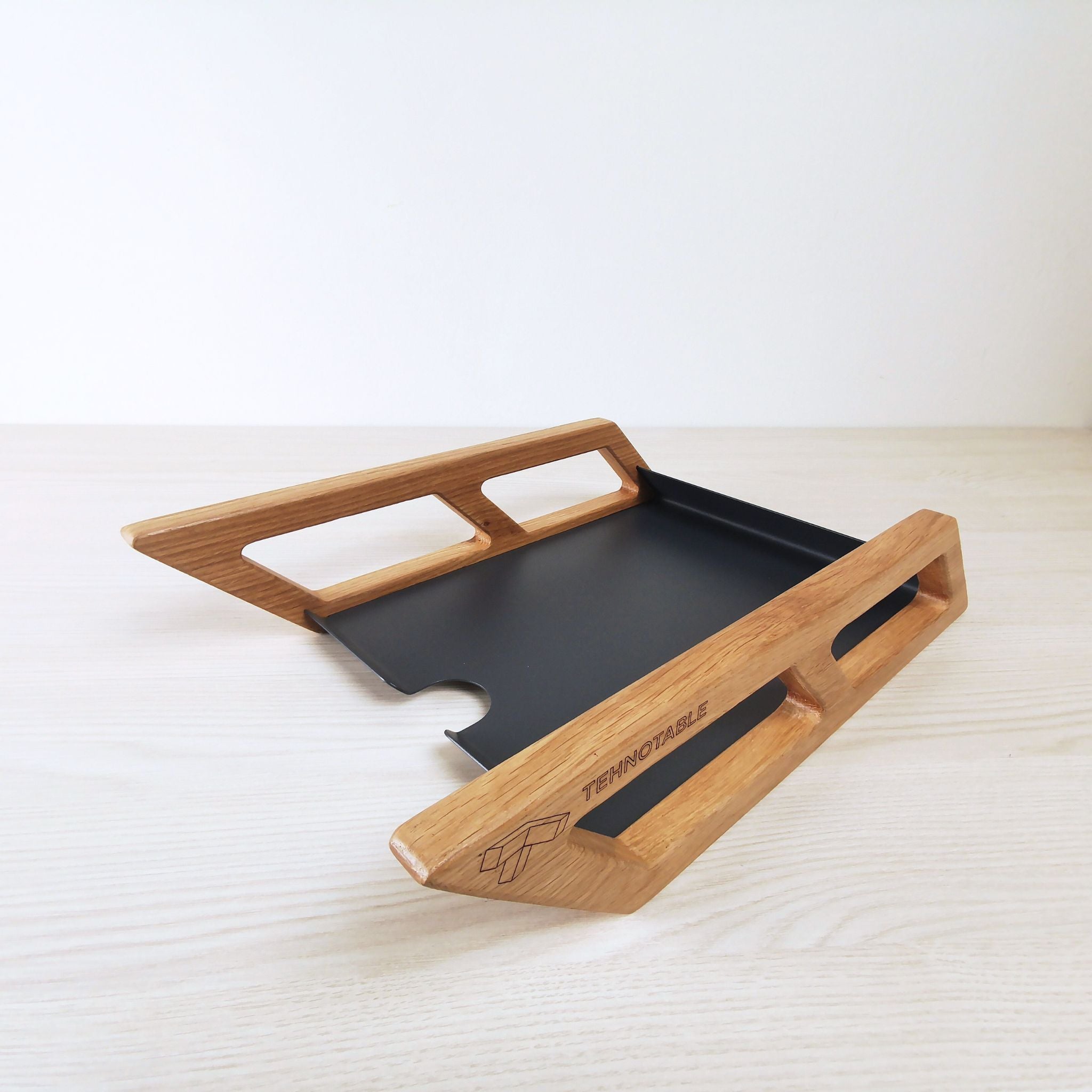 Document tray made of natural oak